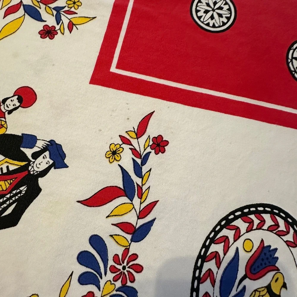 Vintage‎ Folk Art Tablecloth 51x44 Cream Red Scandinavian Heart